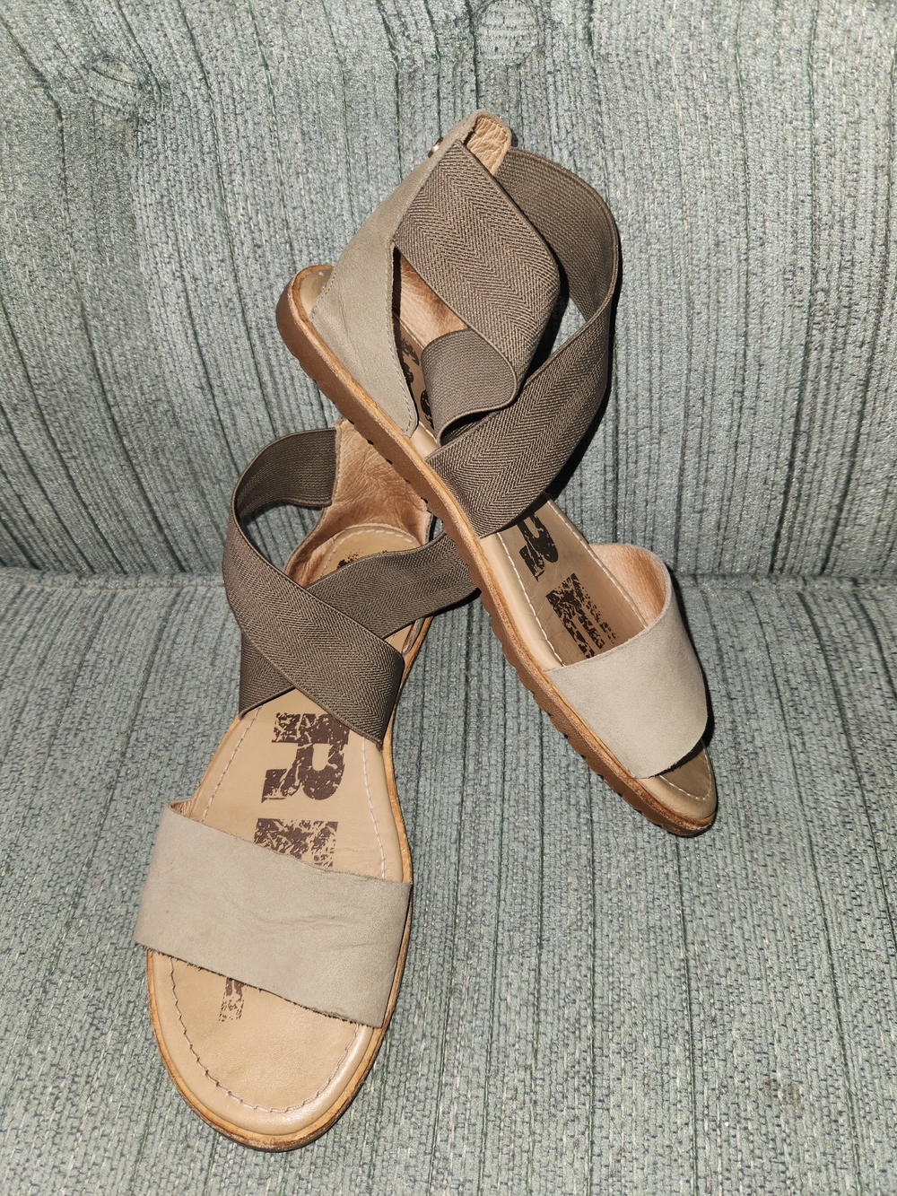 🍉Sorel Taupe and Brown Elastic-Strap Sandals
